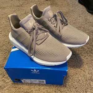 Adidas Swift Runs